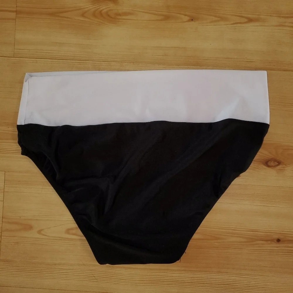 SHEIN Black Bathing Suit Bottoms (2 available) - Picture 8 of 9